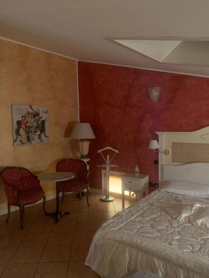 Hotel Due Colonne San Bonifacio Bagian luar foto