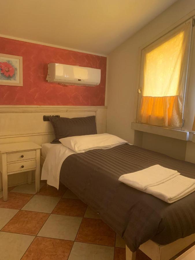 Hotel Due Colonne San Bonifacio Bagian luar foto