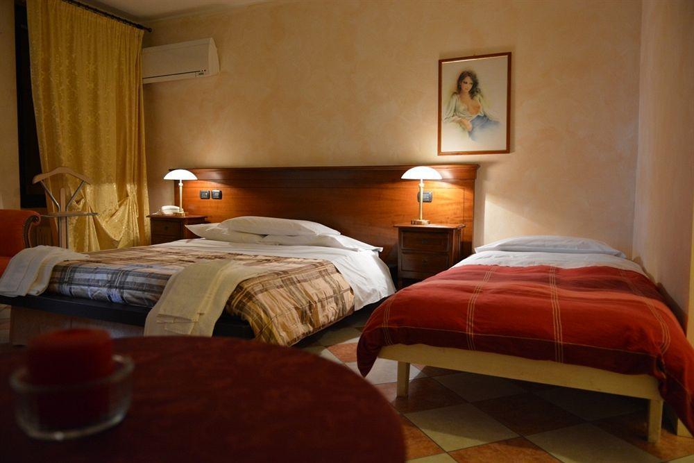 Hotel Due Colonne San Bonifacio Bagian luar foto